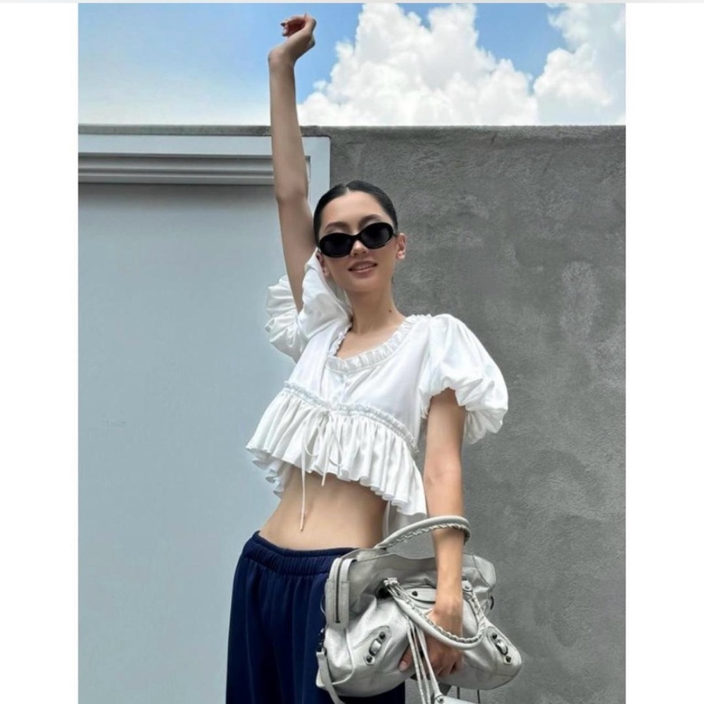 Puff half-sleeve blouse